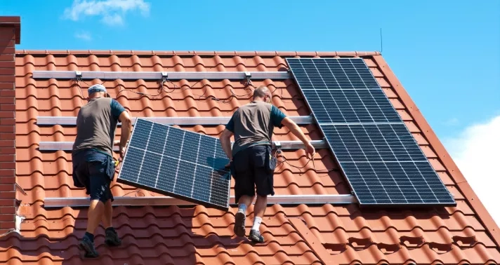 Panneau solaire hybride
