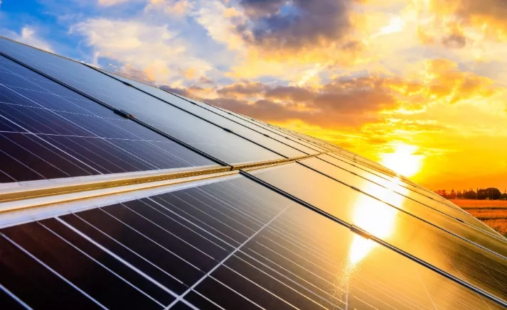 Panneau solaire hybride